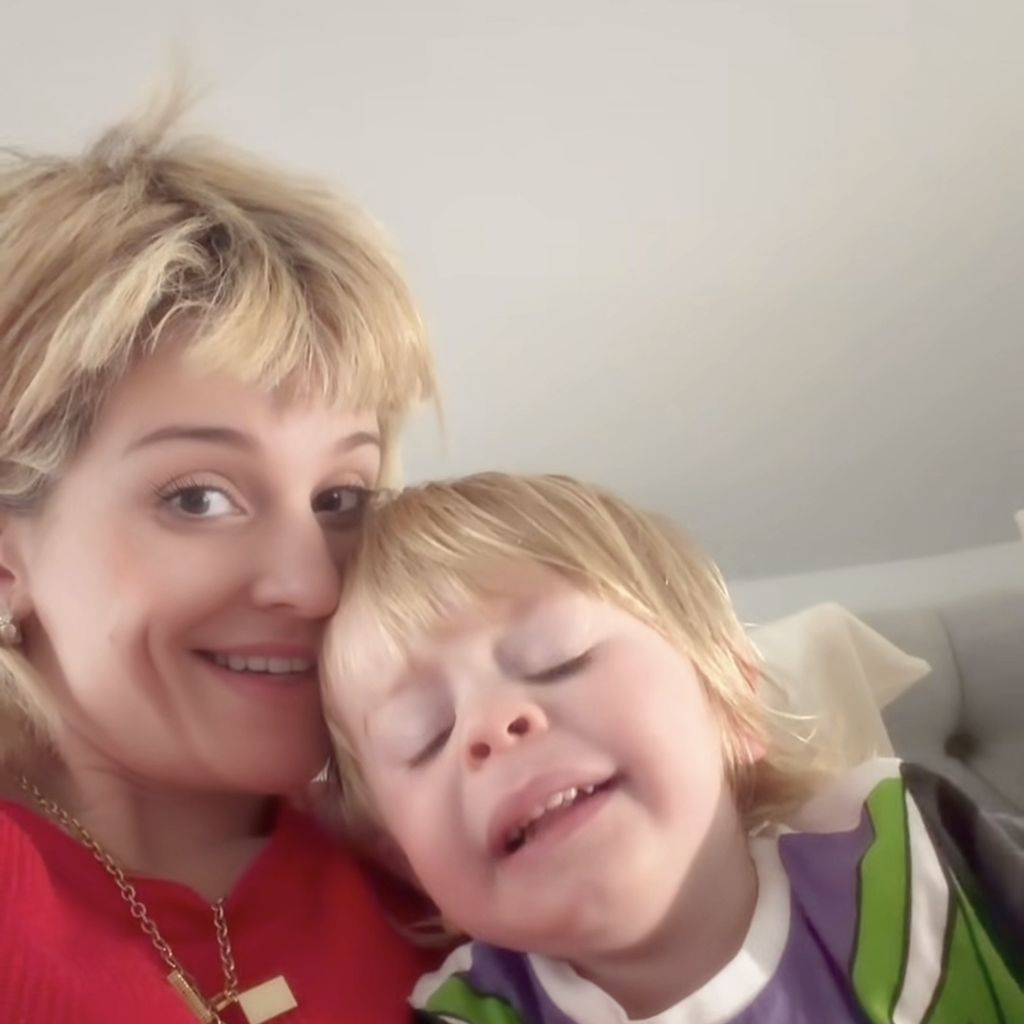 Kelly Osbourne kuschelt mit ihrem dreijährigen Sohn Sidney