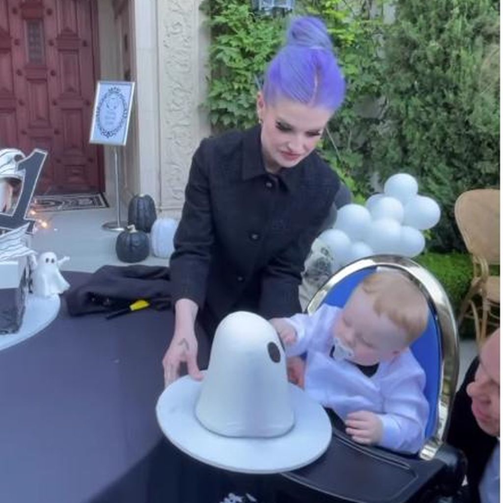 Kelly Osbourne und ihr Sohn Sidney im November 2023