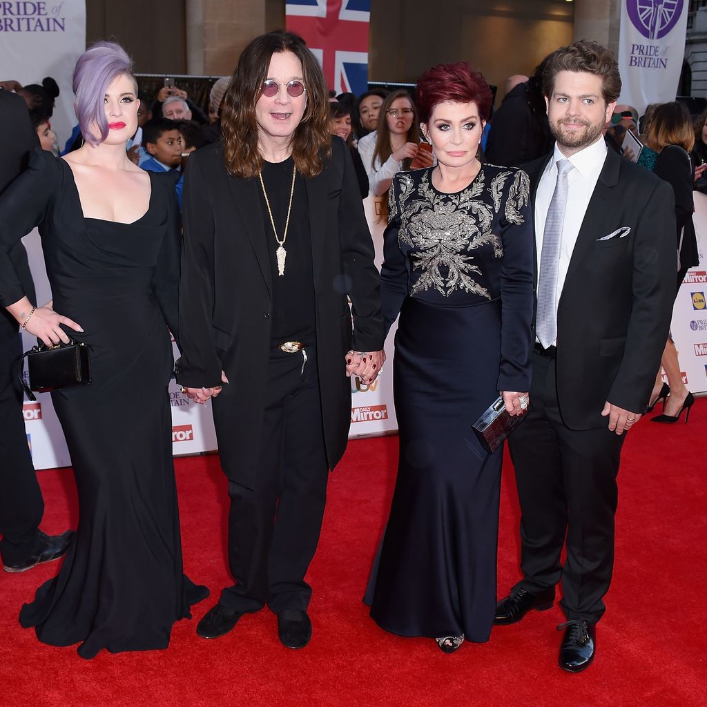 Kelly, Ozzy, Sharon und Jack Osbourne 2015 auf dem Red Carpet