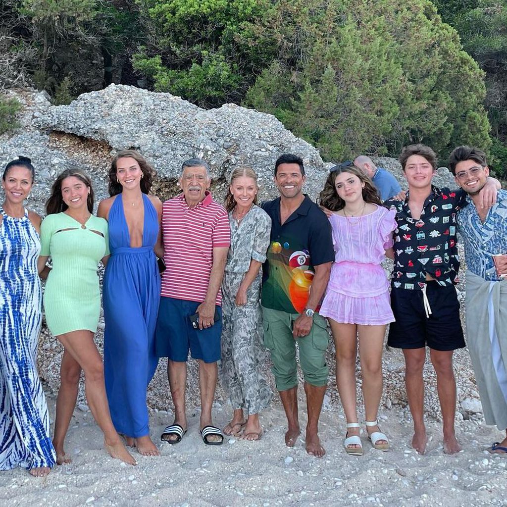 Kelly Ripa und Mark Consuelos im Familienurlaub mit Angehörigen