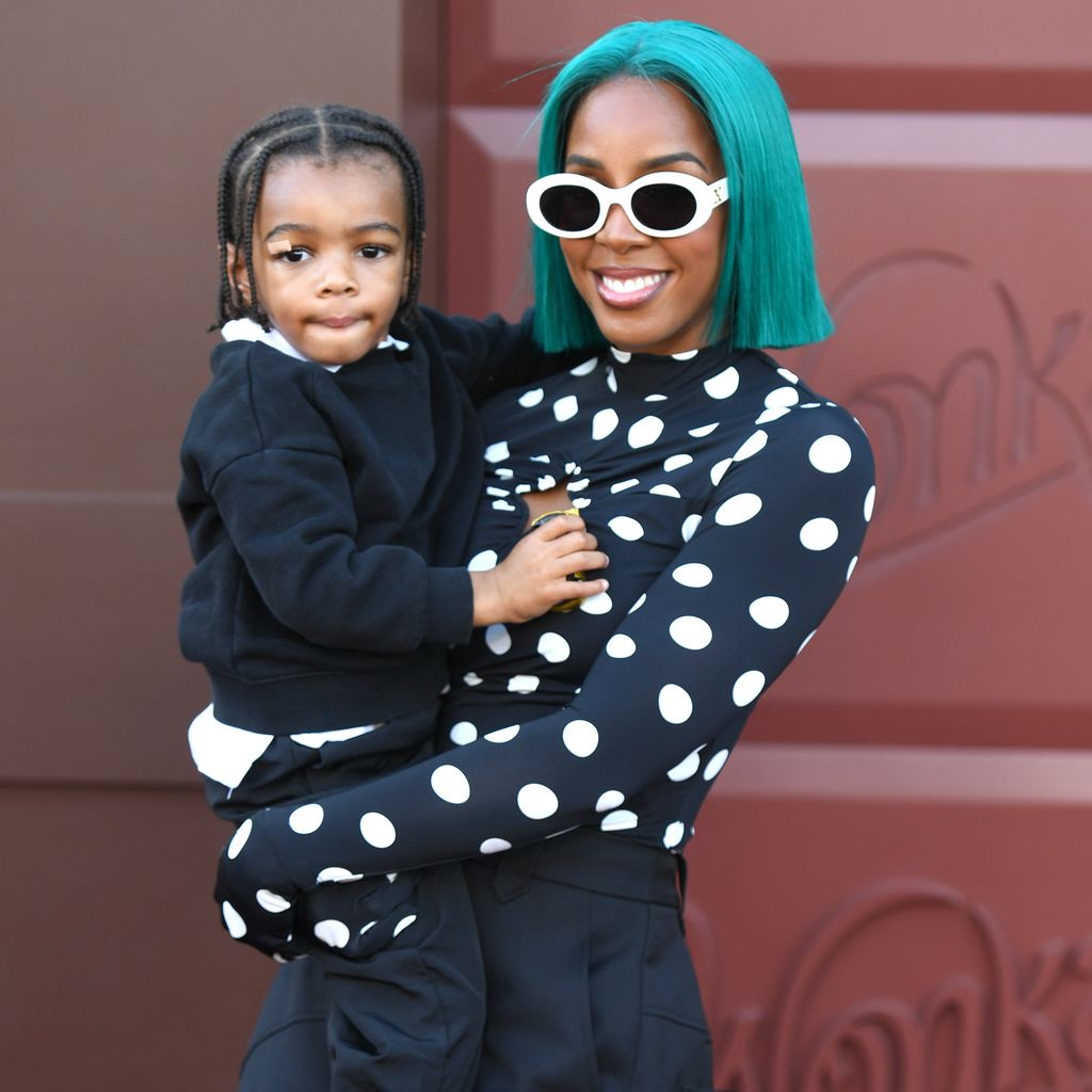 Kelly Rowland und ihr Sohn im Dezember 2023