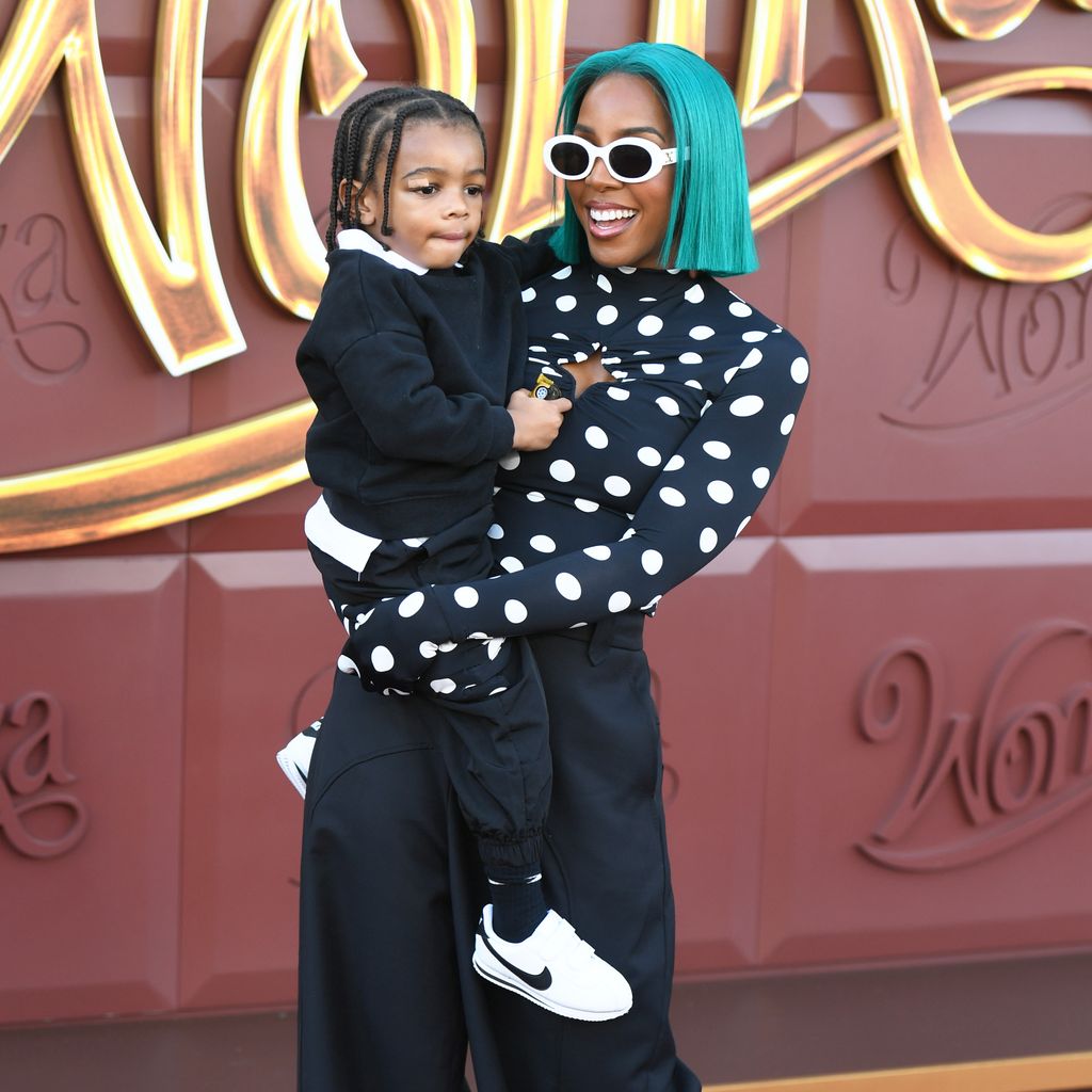 Kelly Rowland und ihr Sohn im Dezember 2023