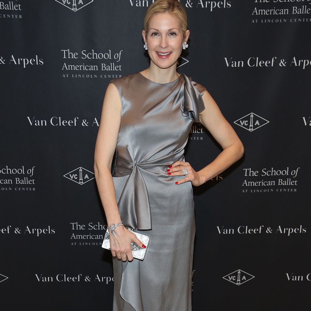 Kelly Rutherford posiert