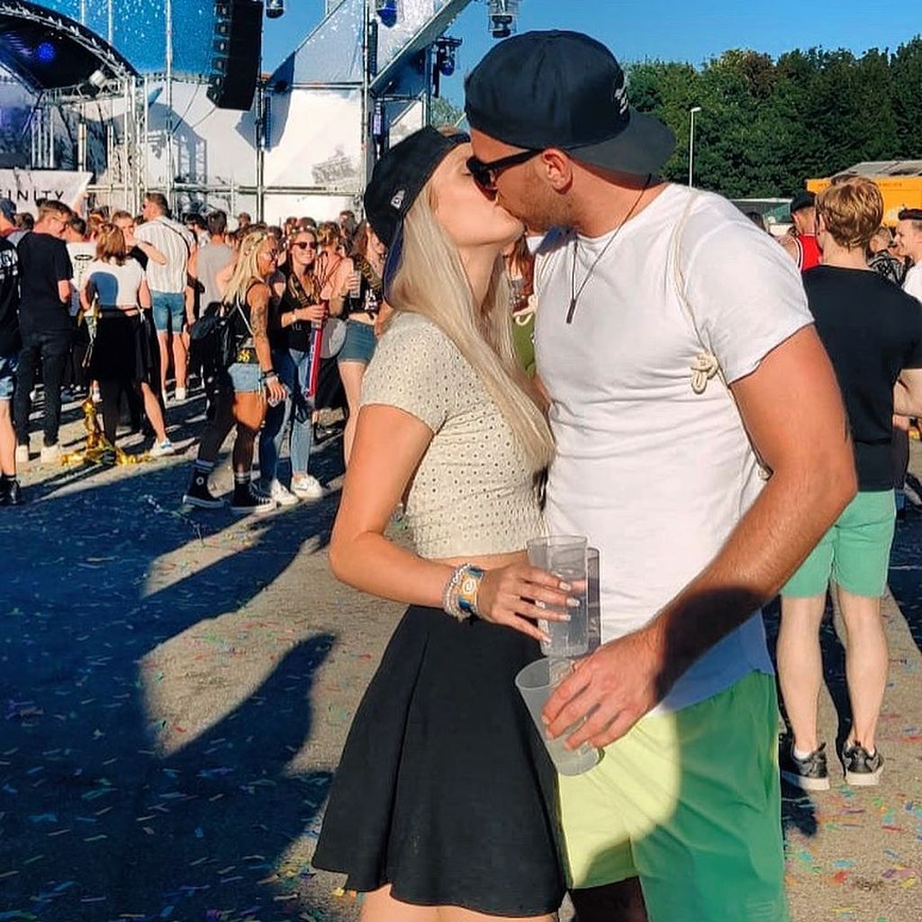 "Bauer sucht Frau"-Bekanntheit Kerstin Scholz mit ihrem neuen Freund im Juni 2022
