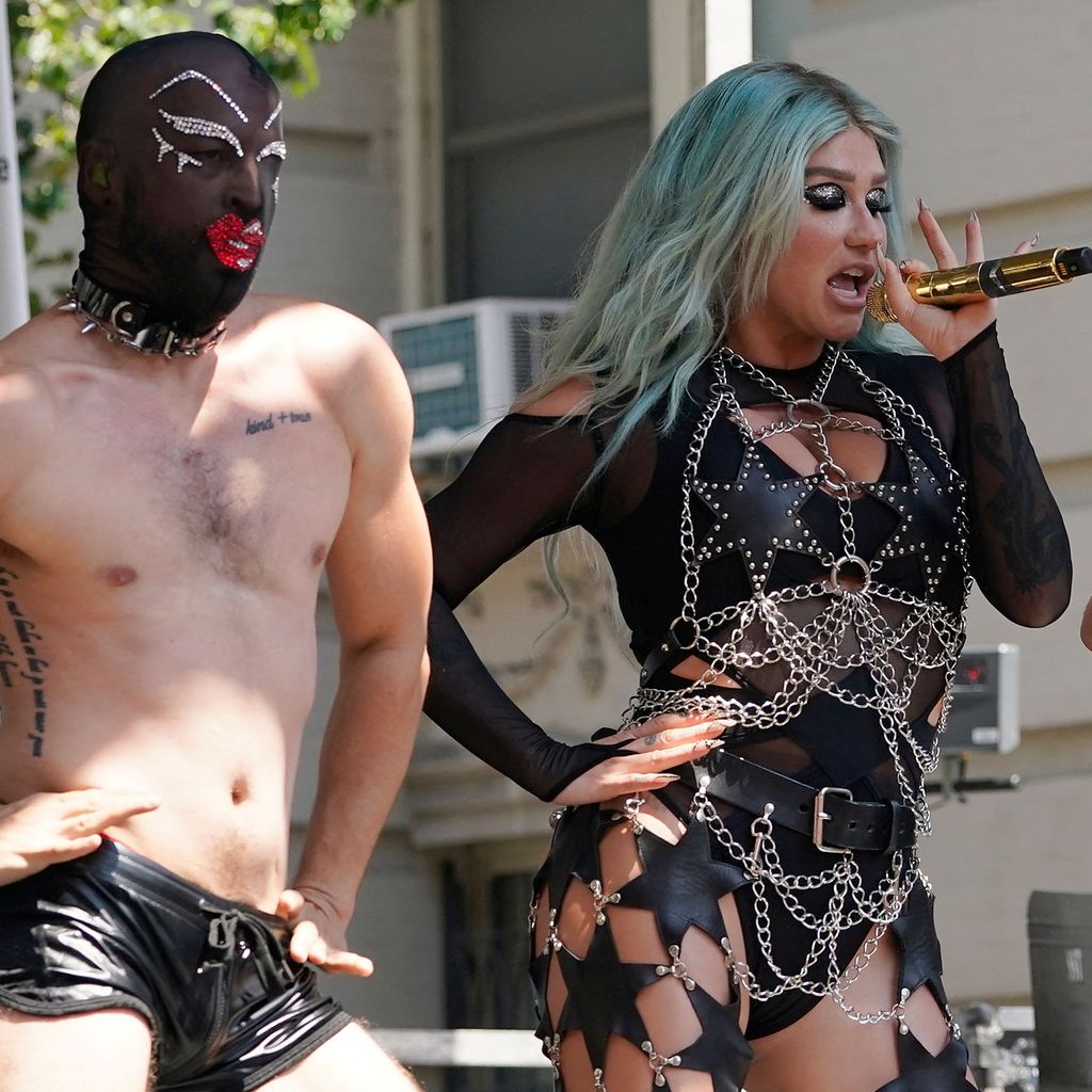 Kesha, Sängerin