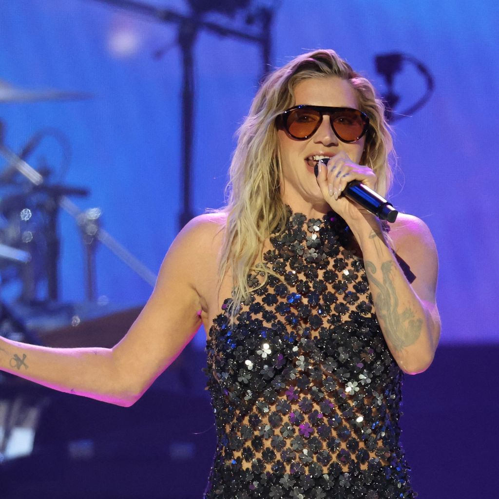 Kesha performt bei Musicares Person of the Year 2026 im LA Convention Center in Los Angeles