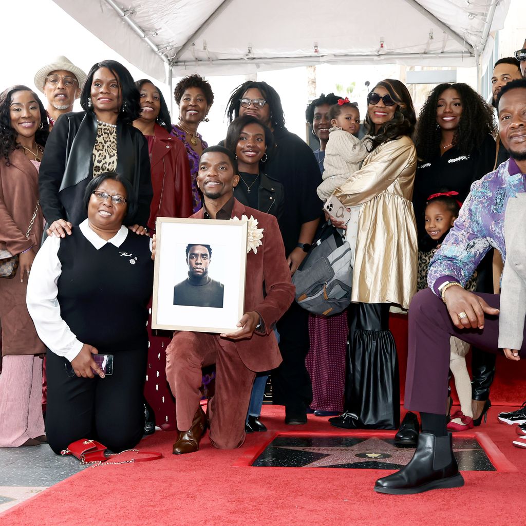 Die Familie von Chadwick Boseman bei der Verleihung des Sterns auf dem Walk of Fame, November 2025