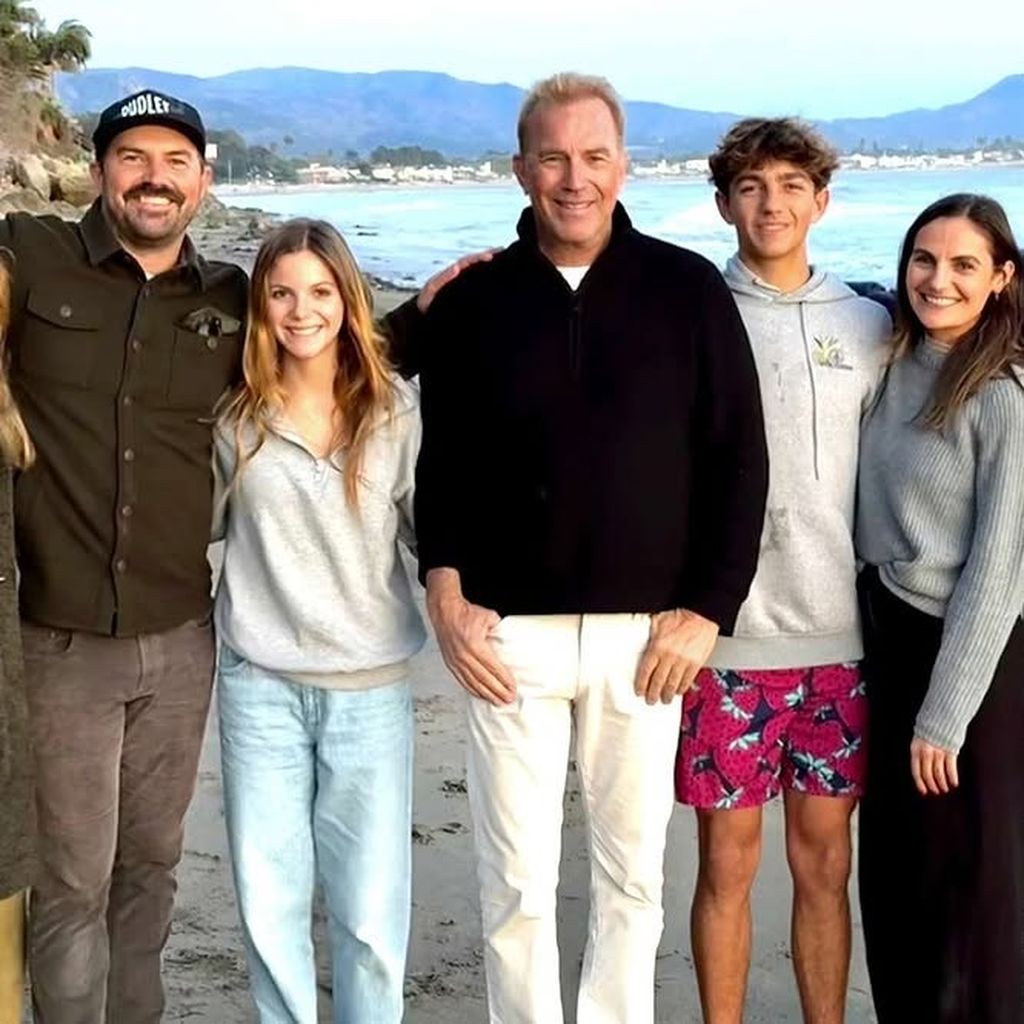 Hollywoodstar Kevin Costner mit sechs seiner Kinder