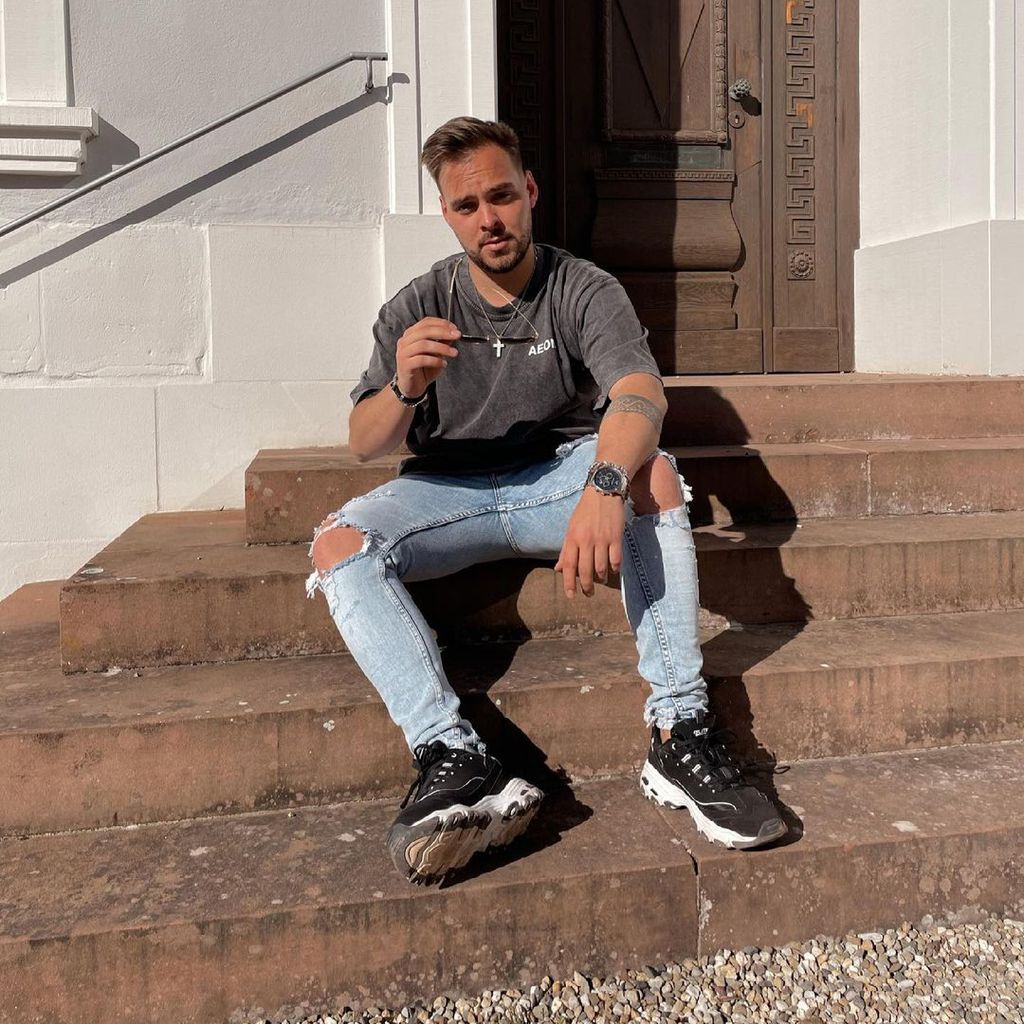 Kevin Jenewein, Sänger