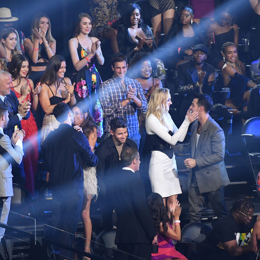 Kevin Jonas, Danielle Jonas, Nick Jonas, Sophie Turner und Joe Jonas bei den VMAs