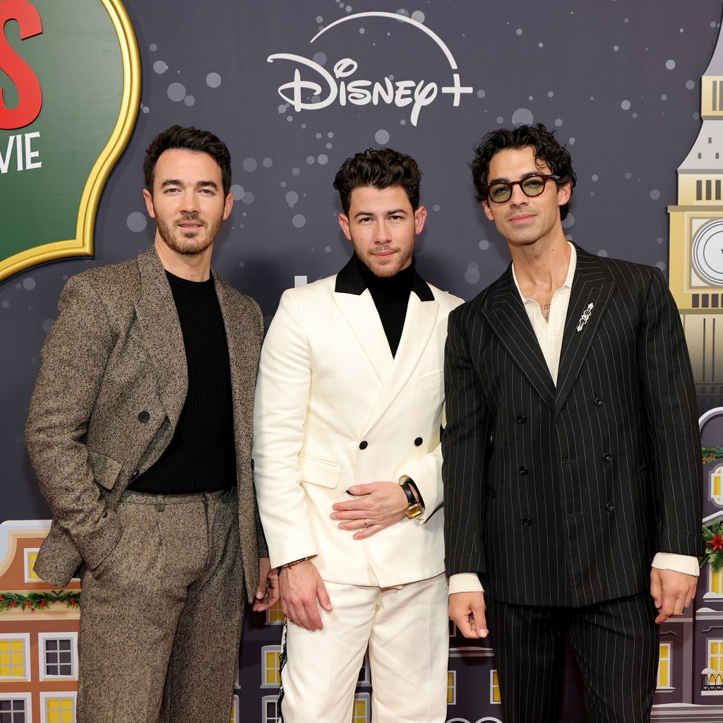 Kevin Jonas, Nick Jonas und Joe Jonas bei der New Yorker Premiere von „A Very Jonas Christmas Movie“