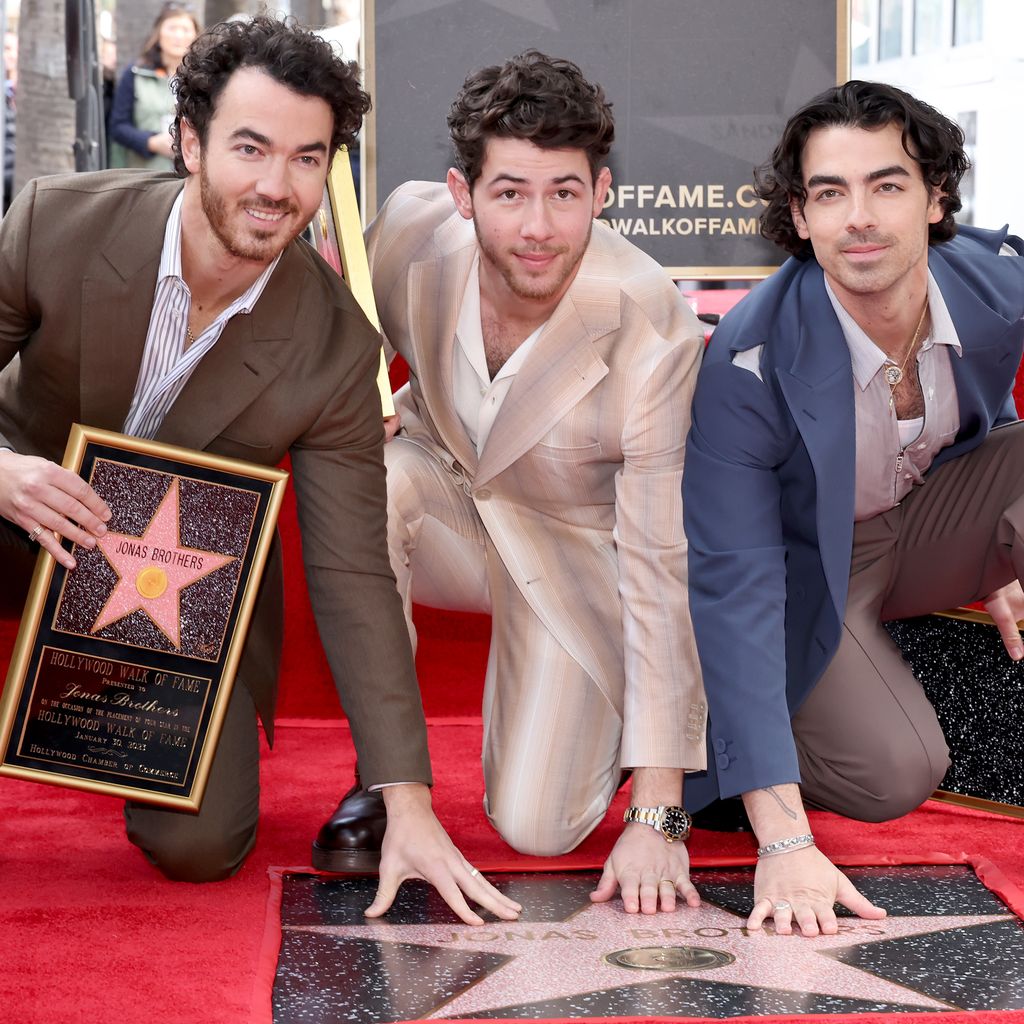 Kevin, Nick und Joe Jonas auf dem Walk of Fame in Hollywood im Januar 2023