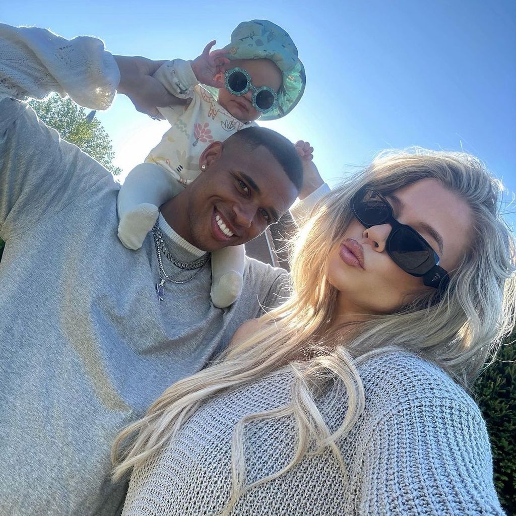 Kevin Njie und Emely Hüffer mit ihrem Sohn Ocean