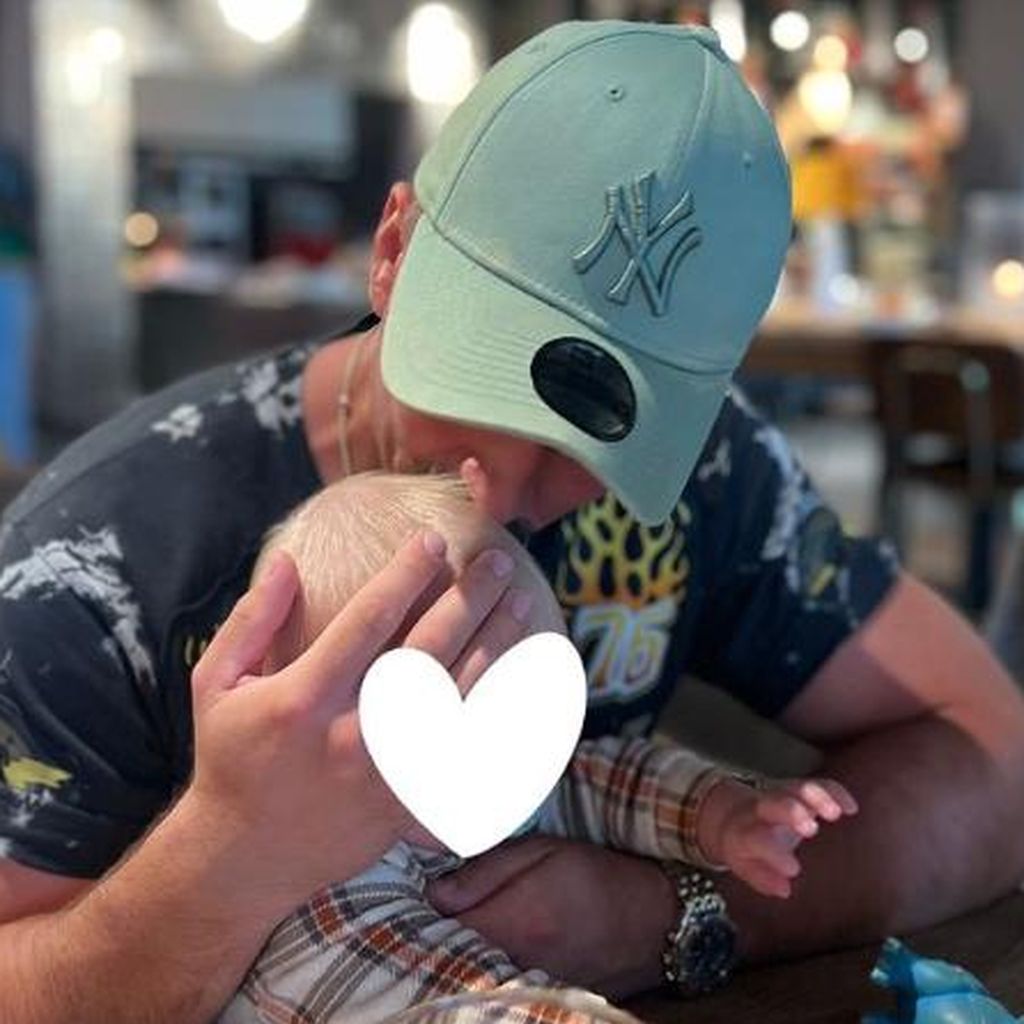 Kevin Yanik mit seinem Sohn