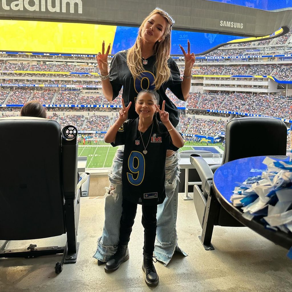 Khloé Kardashian und True Thompson im Dezember 2023