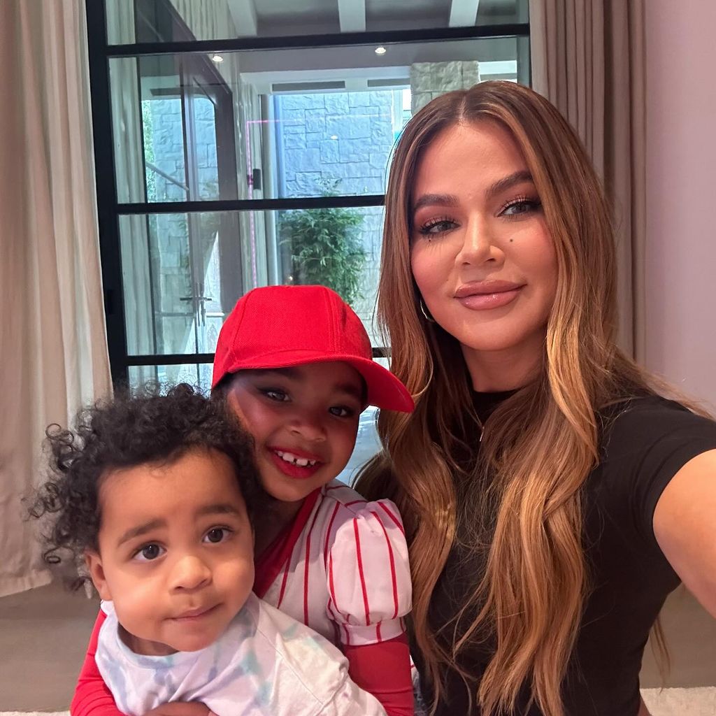 Khloé Kardashian, True und Tatum Thompson im Juni 2024