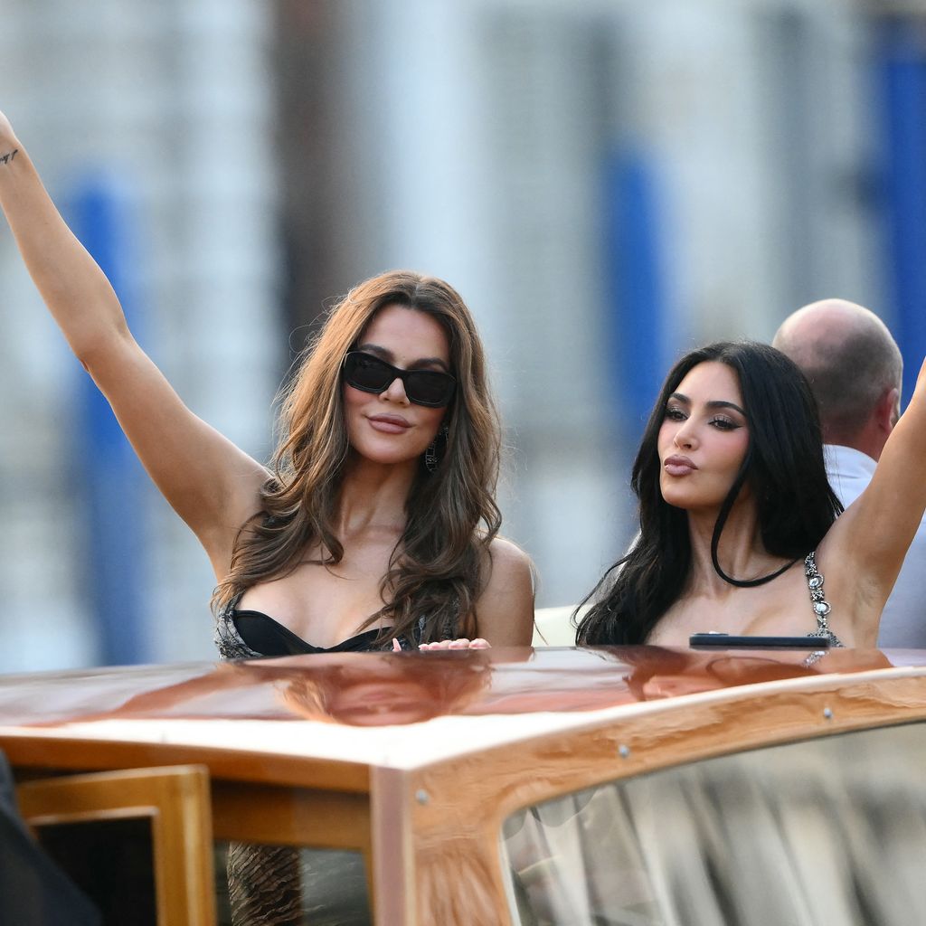 Khloé Kardashian und Kim Kardashian besuchen Venedig zur Bezos-Sánchez-Hochzeit