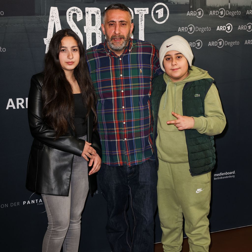Kida Khodr Ramadan mit seiner Tochter Dunya und seinem Sohn Mohamed
