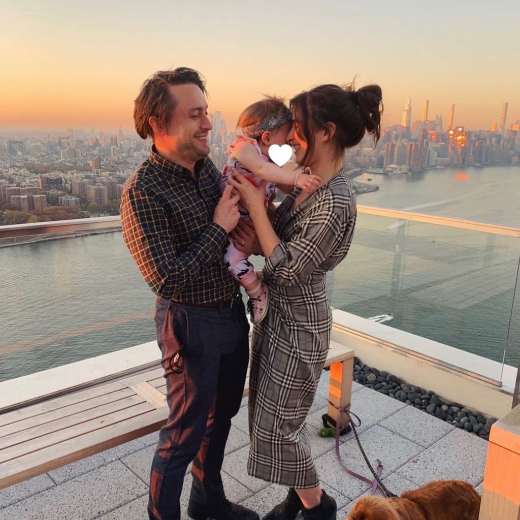 Kieran Culkin und Jazz Charton mit ihrer Tochter