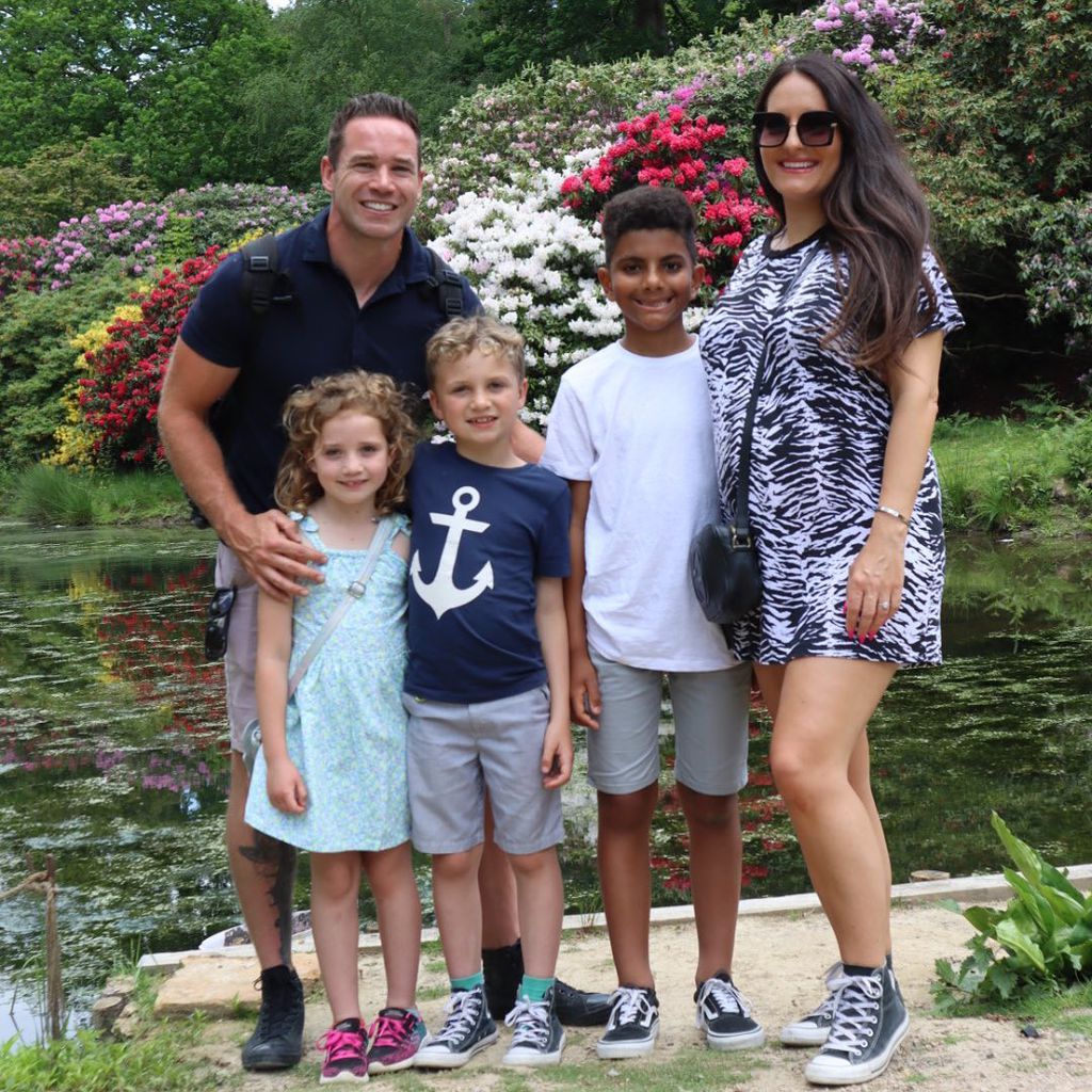 Kieran Hayler und Michelle Pentecost mit ihren Kindern im Juni 2021