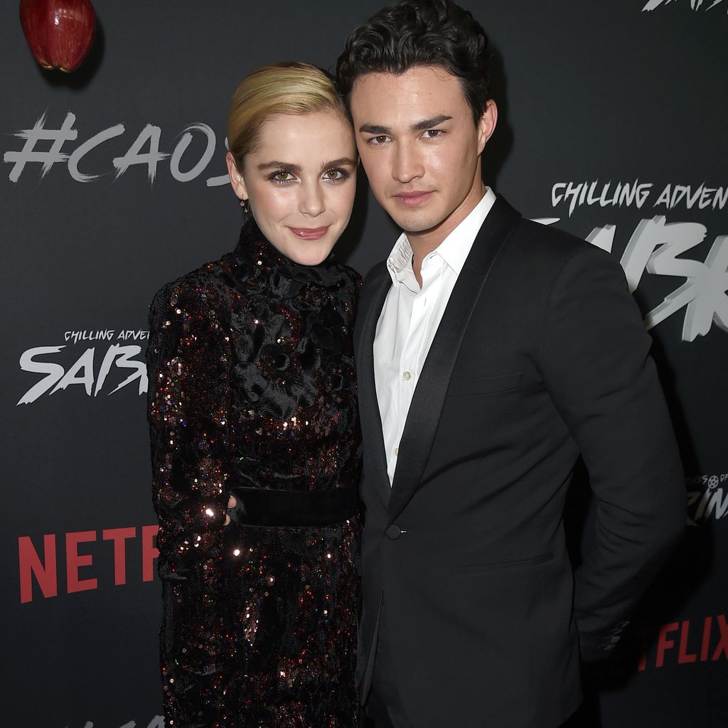 Kiernan Shipka und Gavin Laetherwood auf der Premiere von "Chilling Adventures of Sabrina"