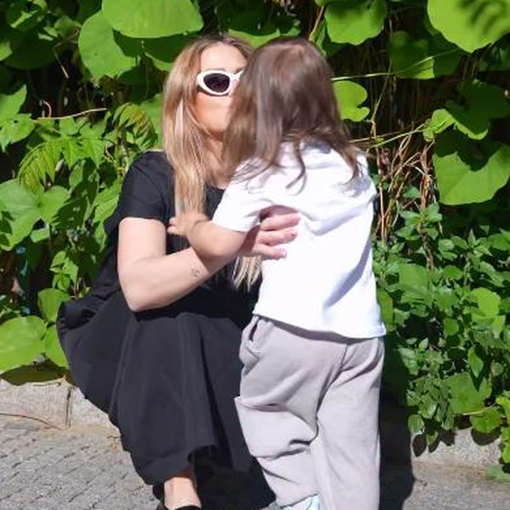 Kim Gloss mit ihrer Tochter Golda, Mai 2025