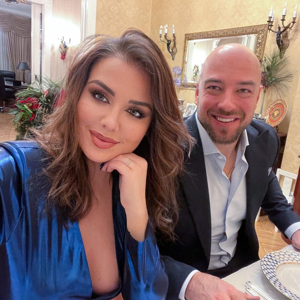 Kim Gloss mit ihrem Mann Alexander im Jahr 2021