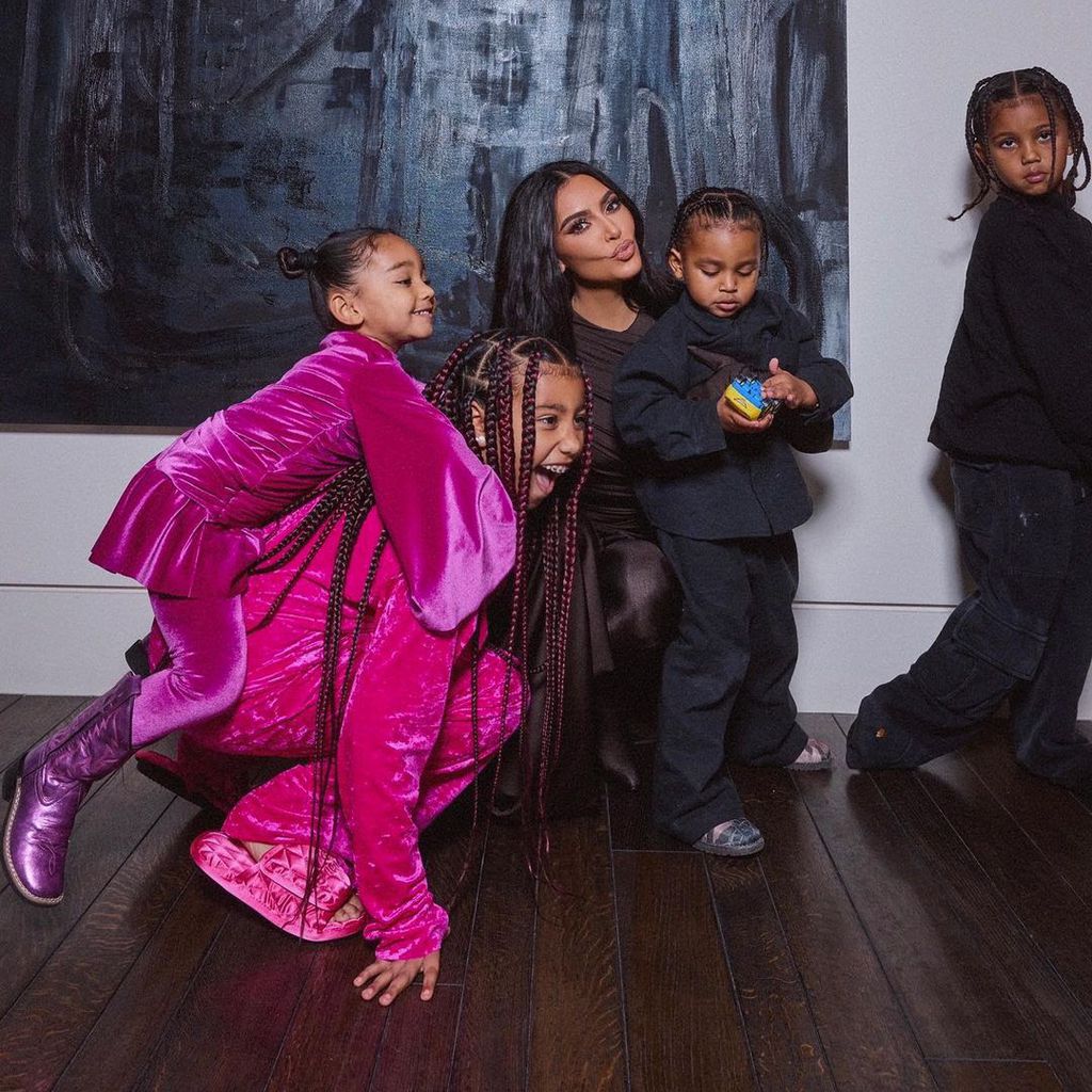 Kim Kardashian und ihre Kinder im Dezember 2021