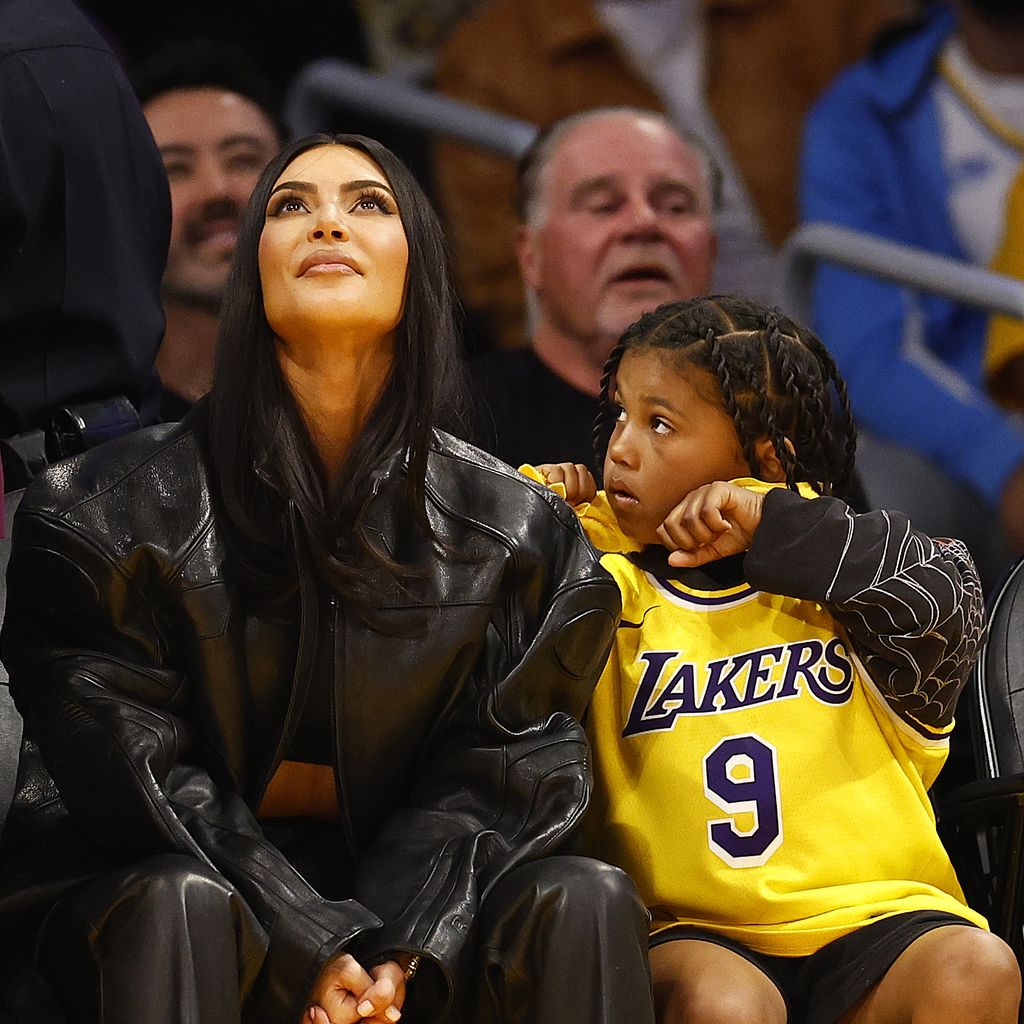 Kim Kardashian und ihr Sohn Saint, 2023