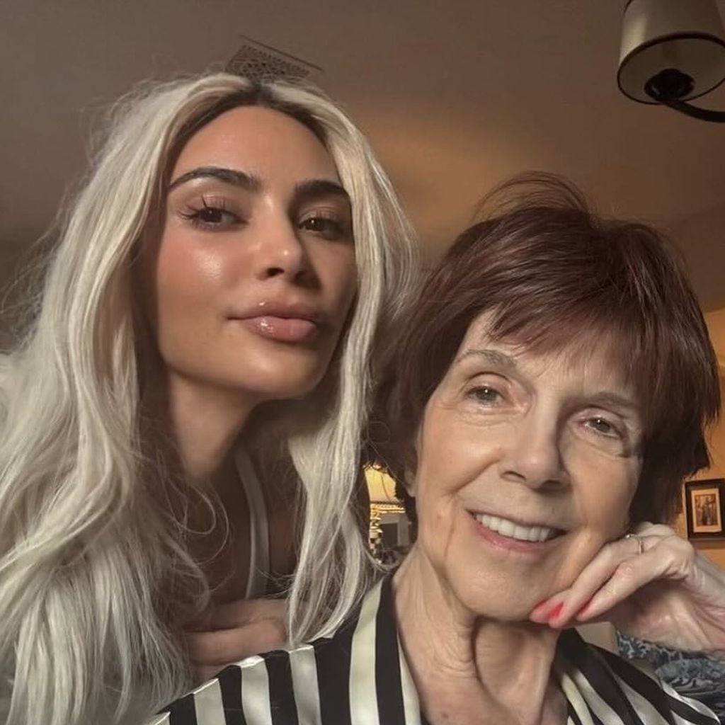 Kim Kardashian und ihre Oma MJ