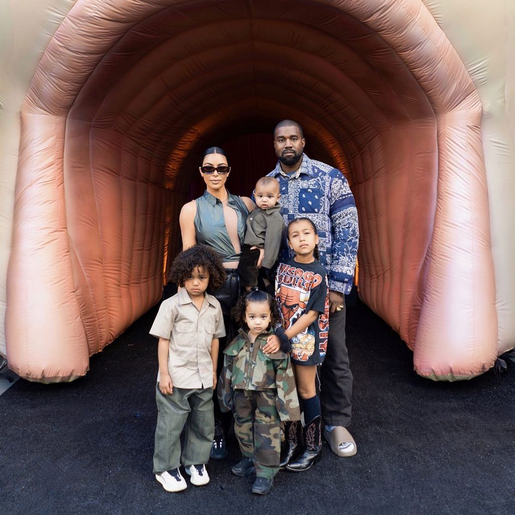 Kim Kardashian und Kanye West mit ihren Kindern