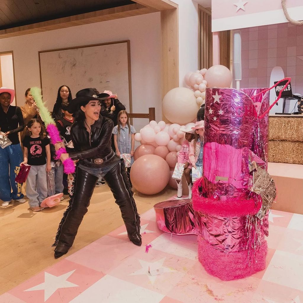 Kim Kardashian an Tochter Chicagos' siebtem Geburtstag