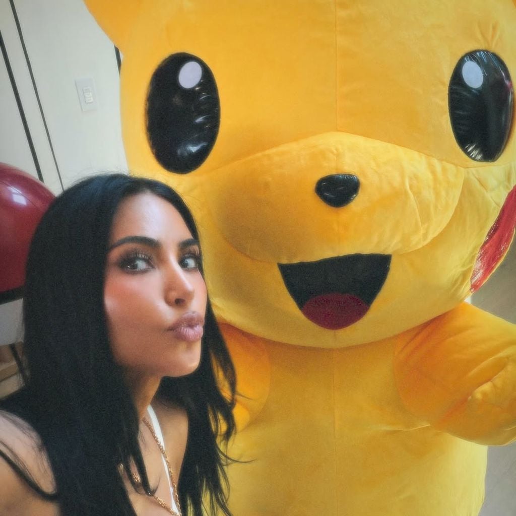 Kim Kardashian zur Pokémon Party ihres Sohnes 2026