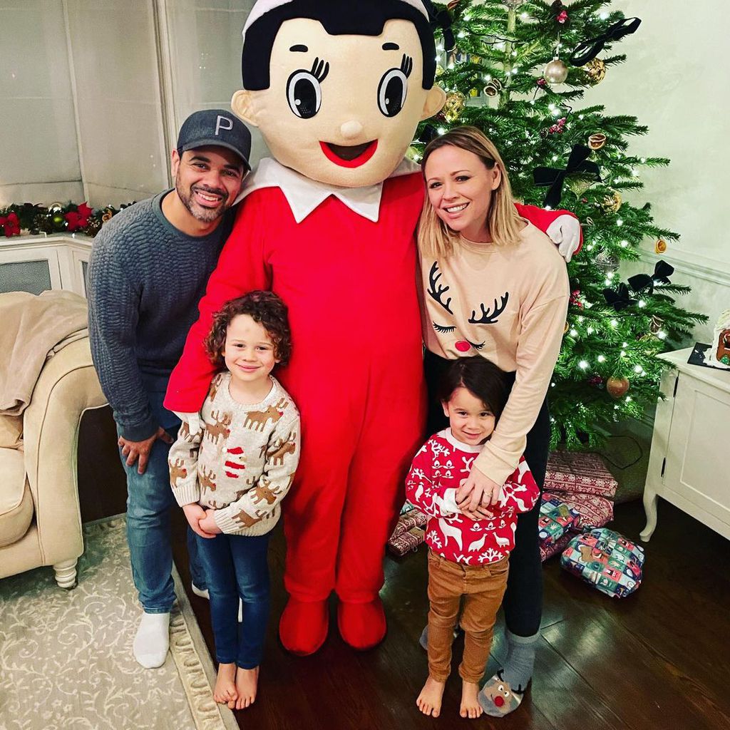 Kimberley Walsh mit ihrem Mann Justin und ihren Kindern Bobby und Cole