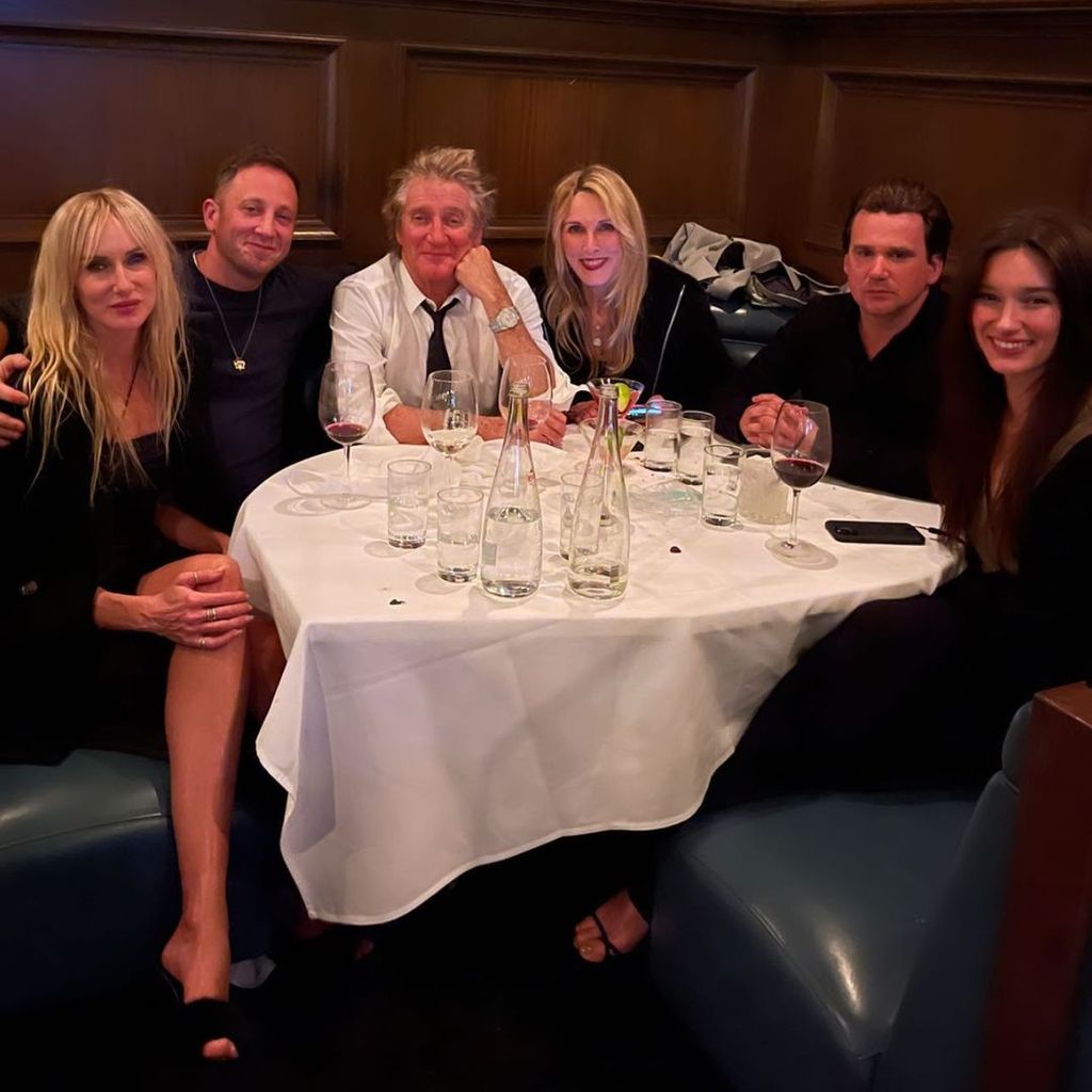 Kimberly Stewart, Rod Stewarts Tochter (l.), mit ihrer Familie