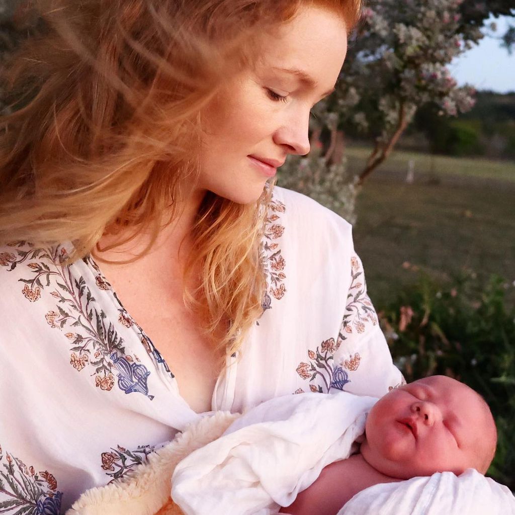 Kimberly Van Der Beek mit ihrem Sohn
