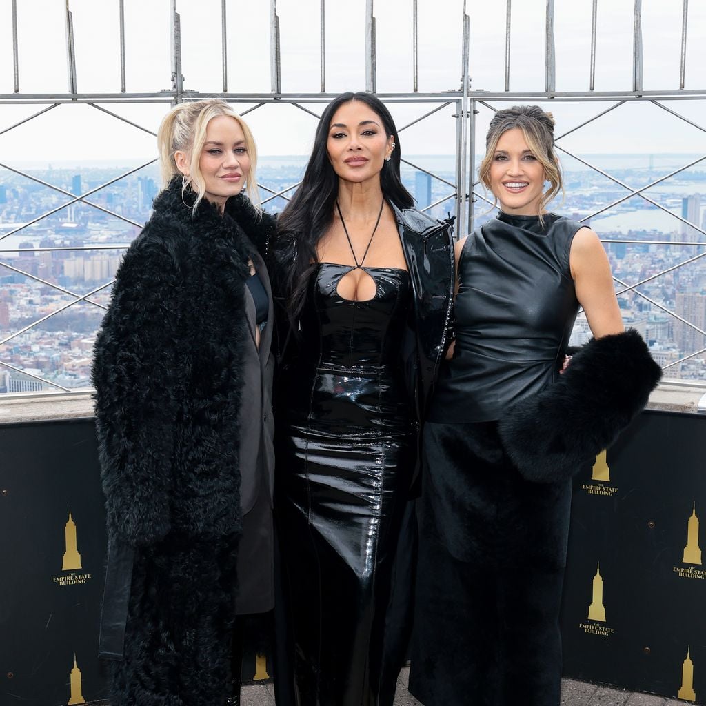 Kimberly Wyatt, Nicole Scherzinger und Ashley Roberts erleuchten das Empire State Building in New York City am 19. März 2026