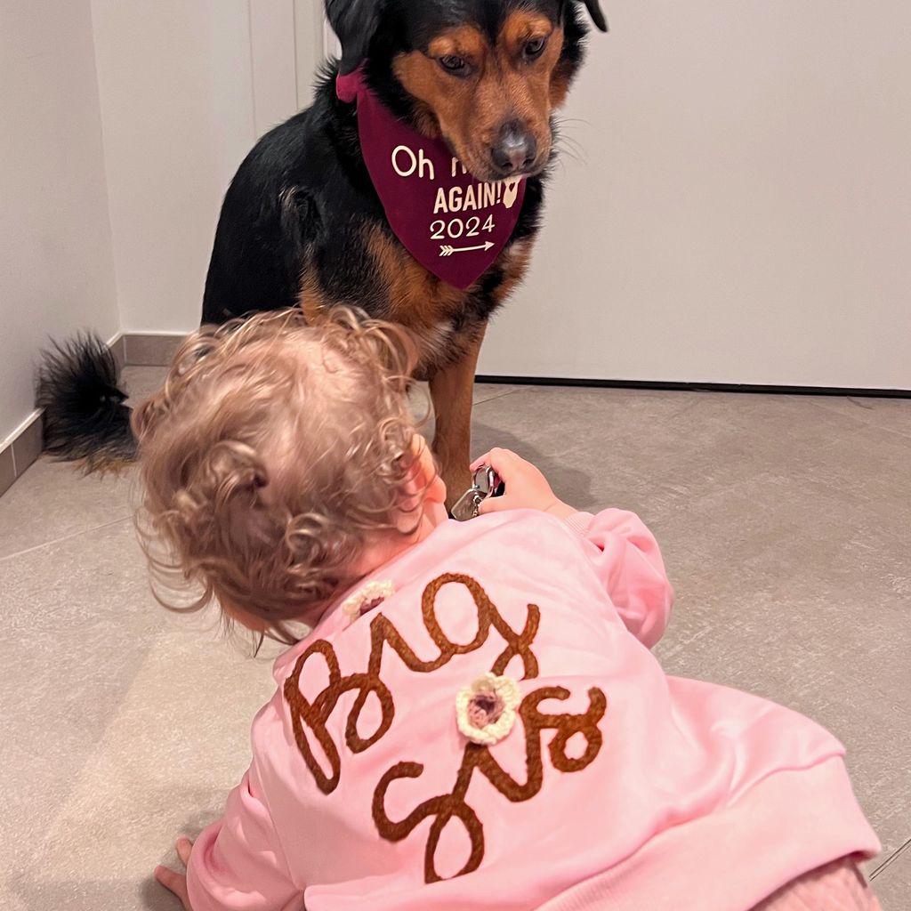 Familienhund Pancake und Victoire, Tochter von Louis Ducruet und Chevaillier