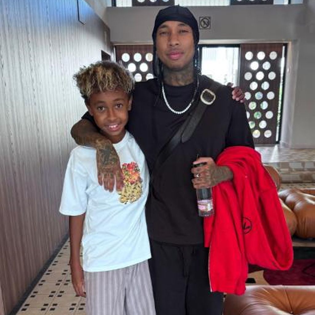King Cairo Stevenson mit seinem Vater Tyga, Juli 2025