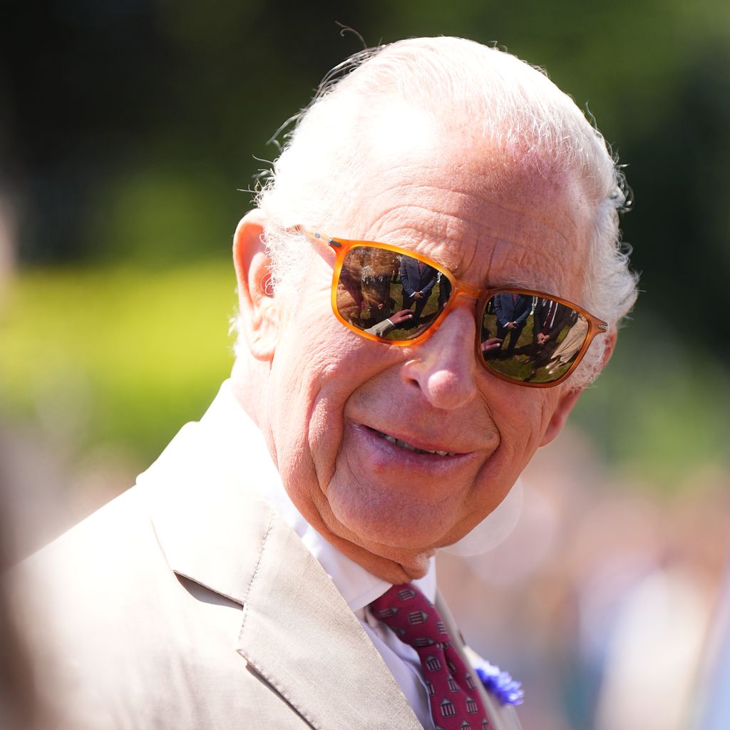 Bei einer Gartenparty auf der Isle of Man: König Charles III. im Juli 2026