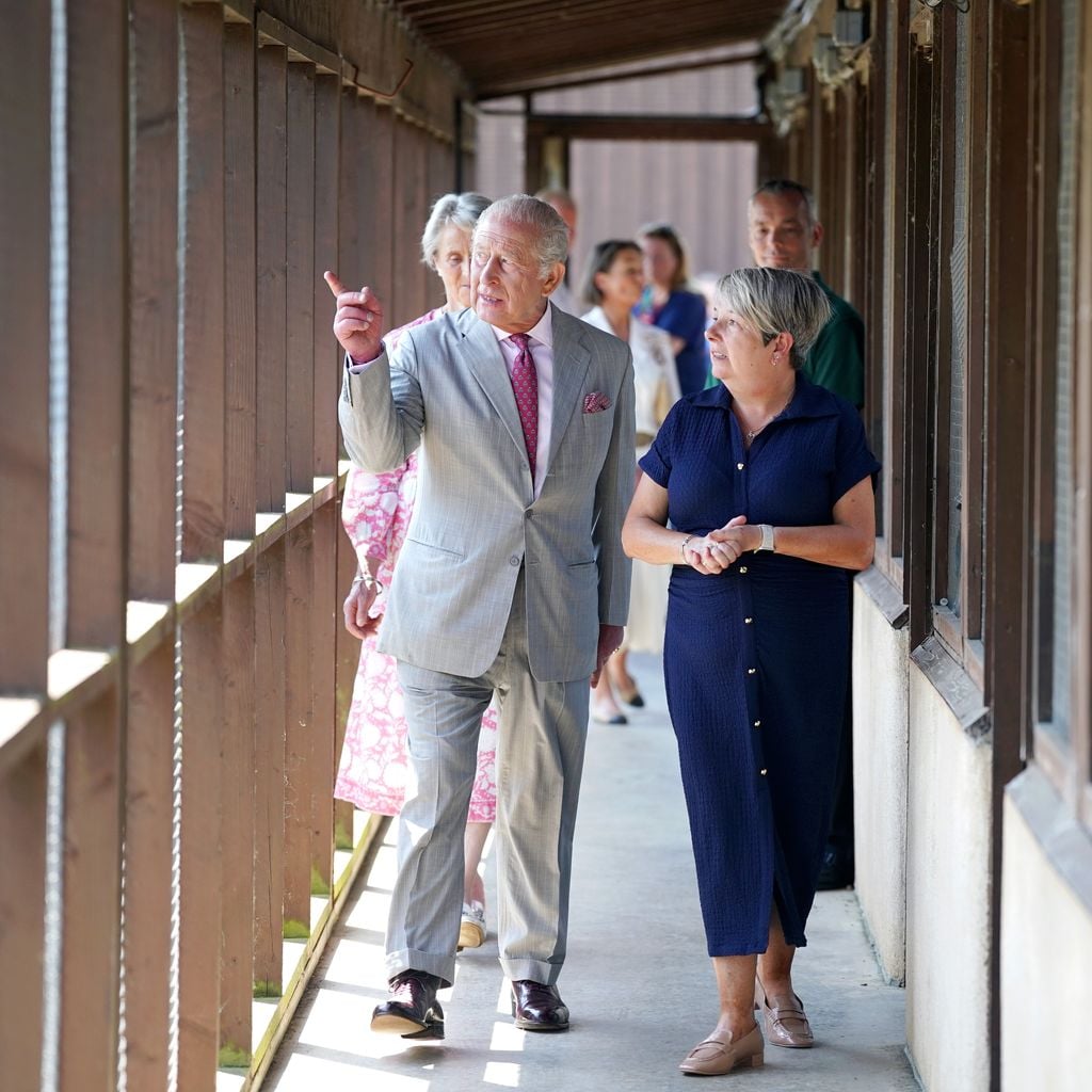 König Charles III. besucht die Animal and Plant Health Agency in York