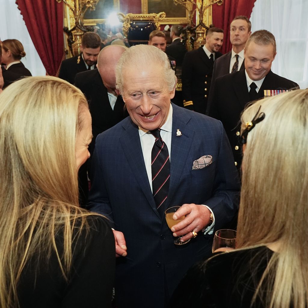 King Charles III würdigt die Rückkehr der HMS Prince of Wales von Operation Highmast, Dezember 2025