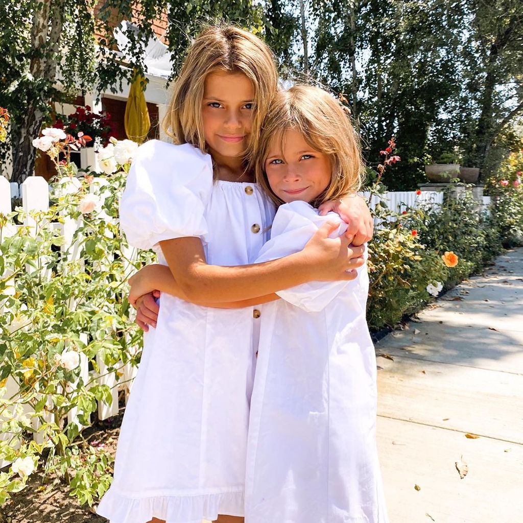 Kinsley und Charlie, Töchter von Amanda Stanton