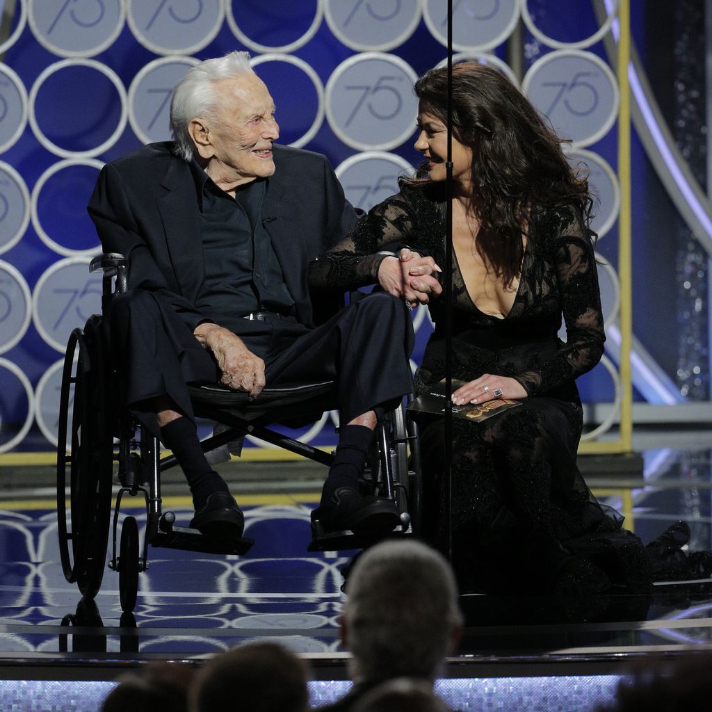 Kirk Douglas und Catherine Zeta-Jones bei den Golden Globe Awards 2018