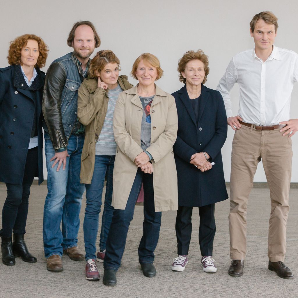 Kirsten Hager (2.v.r.) auf einem "Tatort"-Photocall