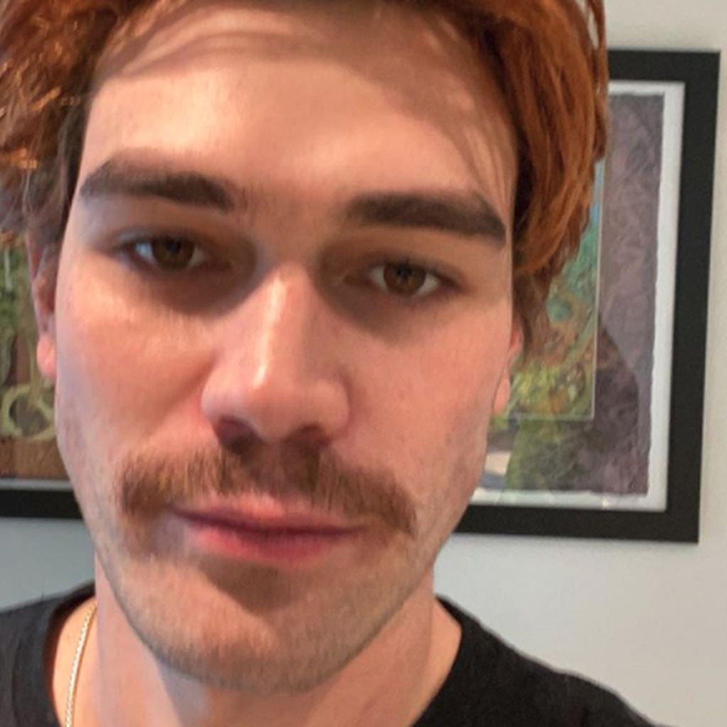 KJ Apa im April 2020