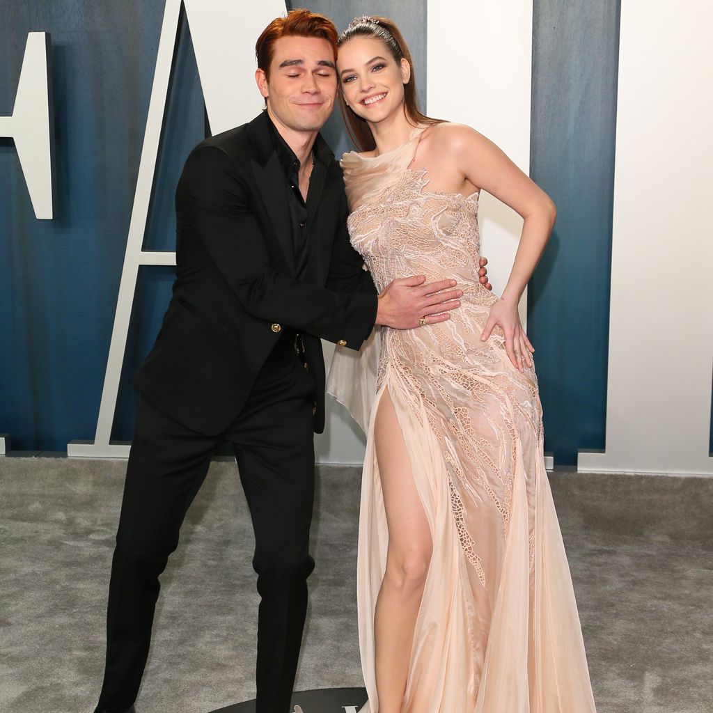 KJ Apa und Barbara Palvin bei der Vanity Fair Oscar Aftershowparty in Beverly Hills im Februar 2020