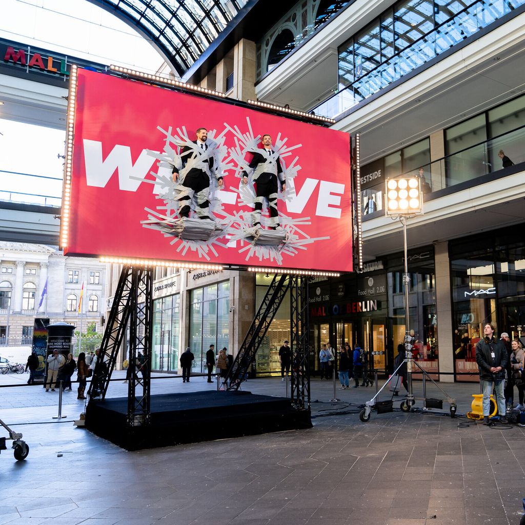 Klaas Heufer-Umlauf und Joko Winterscheidt im Oktober 2022 in Berlin