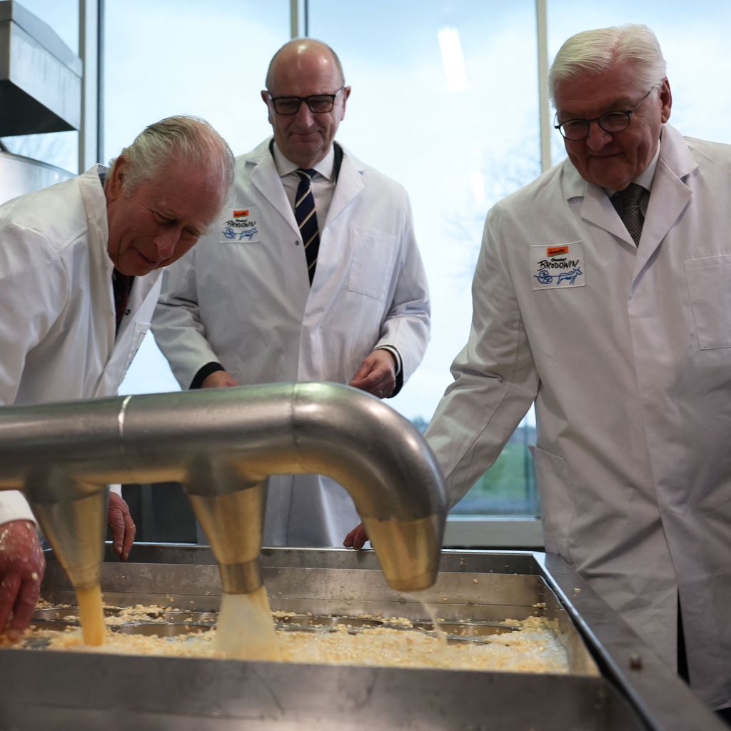 König Charles und Frank-Walter Steinmeier im Ökodorf Brodowin 2023