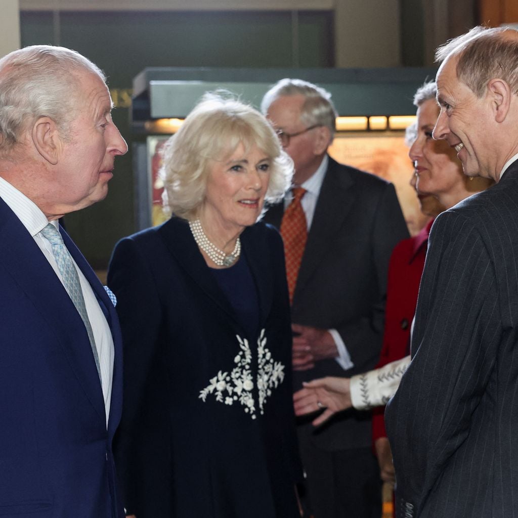 König Charles, Königin Camilla, Prinz Edward und Sophie, British Museum zum Entwurf des Queen Elizabeth Memorials